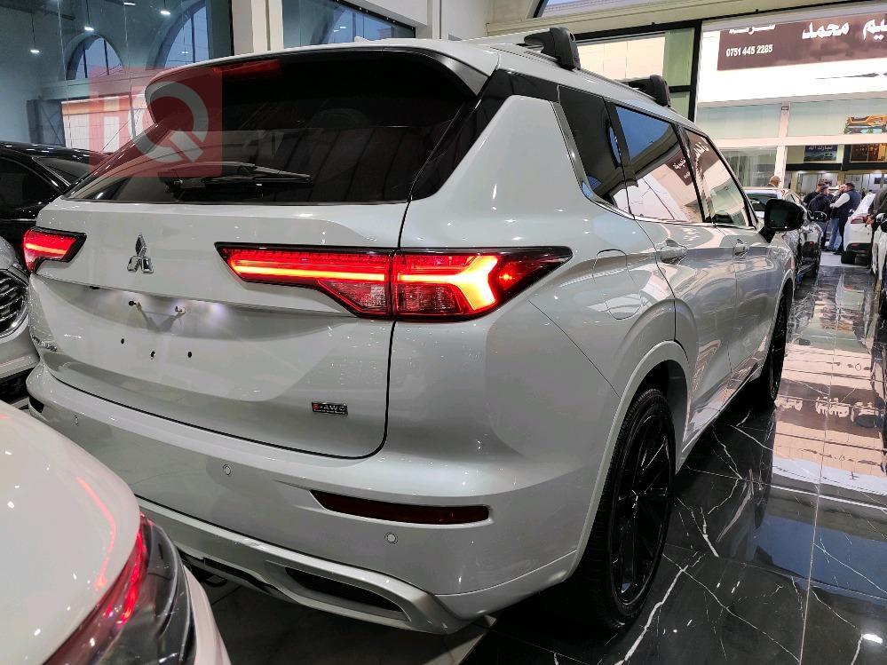 ميتسوبيشي اوتلاندر